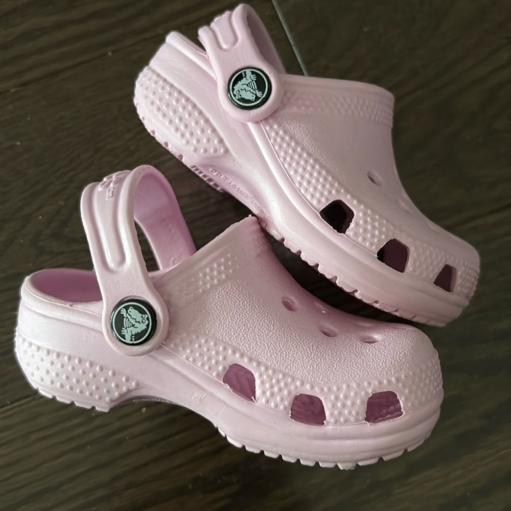 Crocs Classic Clogs - Picture 4 of 5